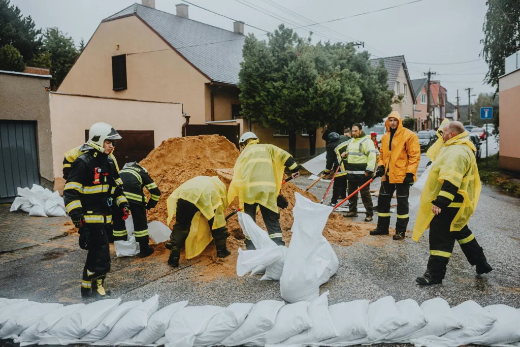 what to expect during emergency property restoration